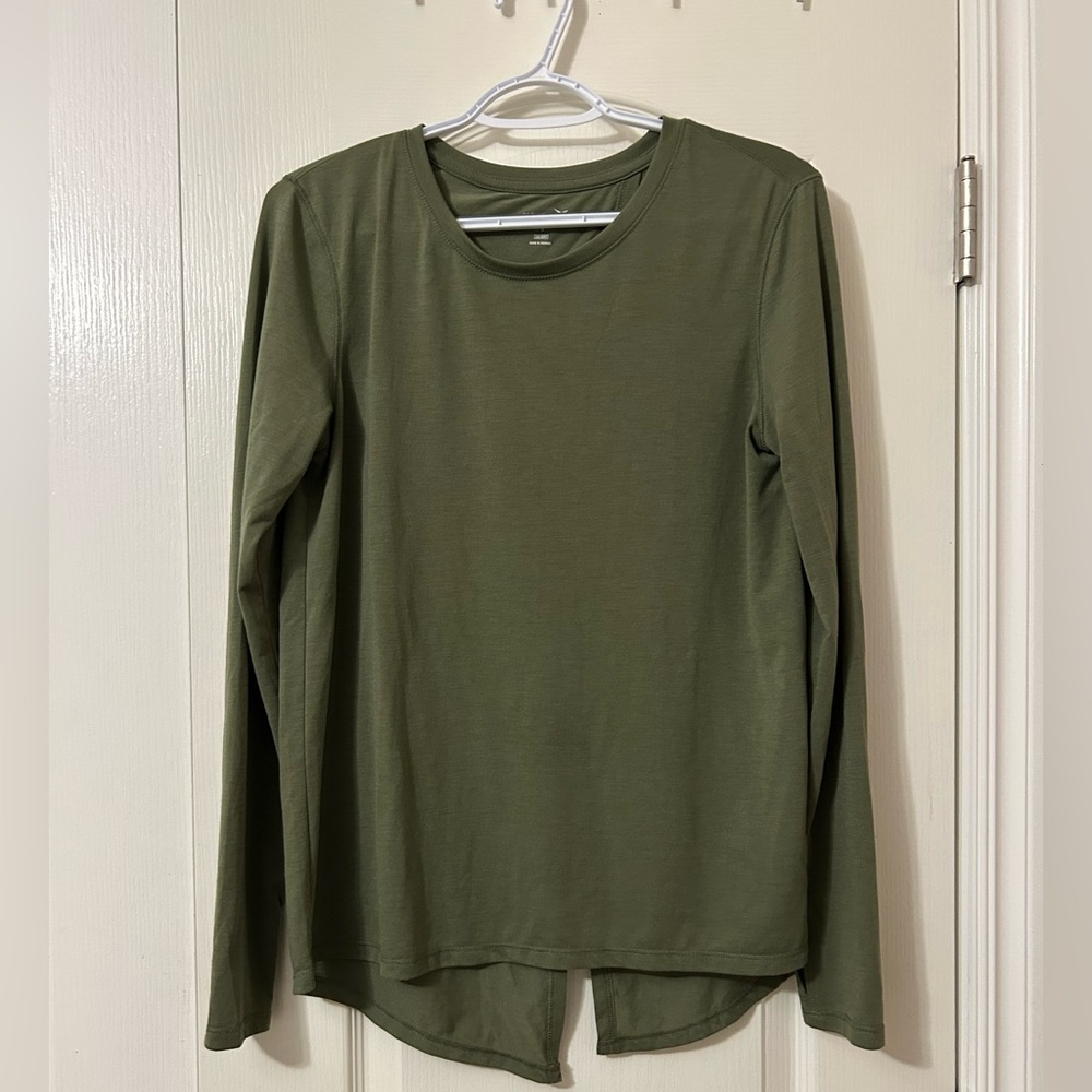 Old Navy Athletic open back longsleeve bundle